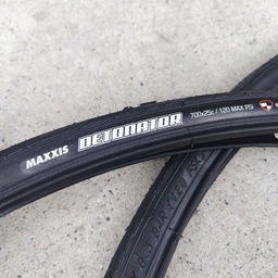 LLANTA DETONATOR 700X25C 60TPI MAXXIS